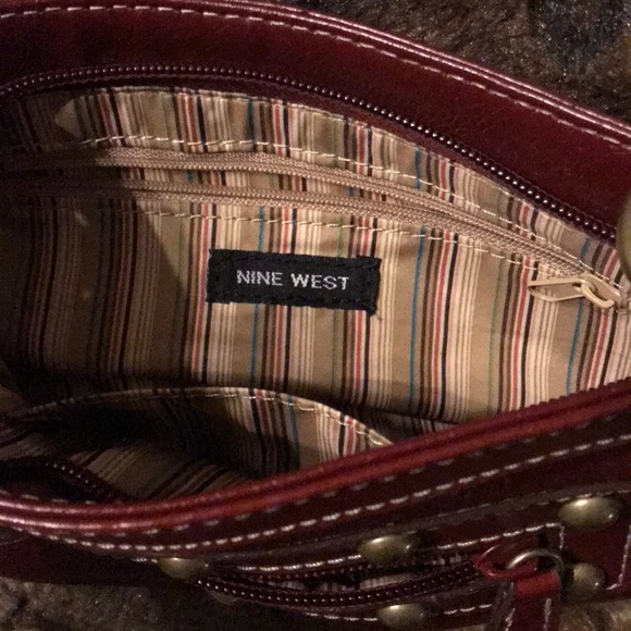 Nine West purse ( 💗🌸FREE w/bundle ) WHAT?? Fab😎 - Picture 3 of 4